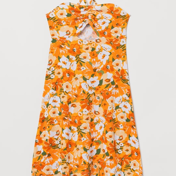 H&M Dresses & Skirts - H&M FLORAL DRESS